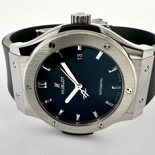 Hublot Blue Watch – Striking Style, Timeless Craft